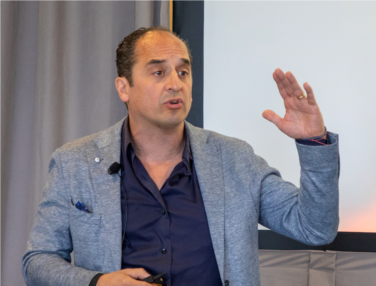 DrNik_Symposium_DrNik_02 1